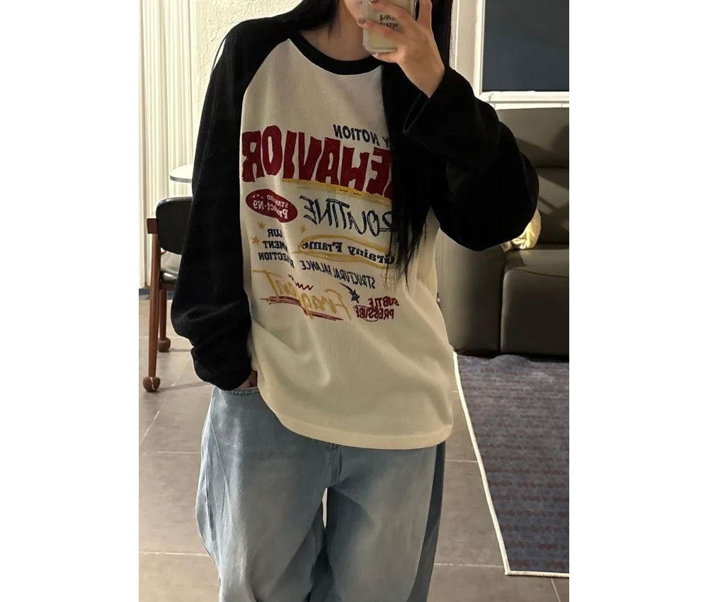 긴팔 티셔츠 모델 착용 이미지-S1L7