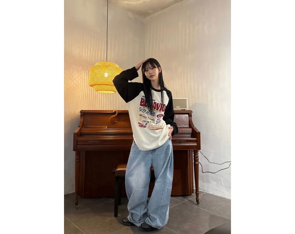 긴팔 티셔츠 모델 착용 이미지-S1L4