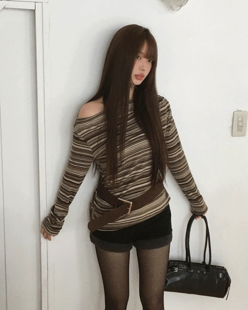 보민 오프숄더 셔링 단가라 스트라이프 긴팔 티셔츠