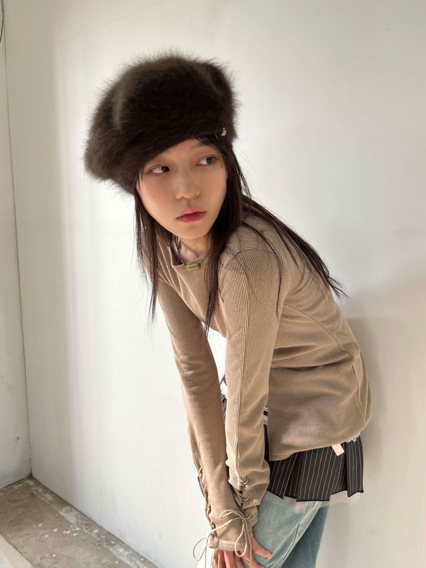 긴팔 티셔츠 모델 착용 이미지-S1L27