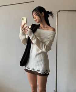 Hills Off-Shoulder Frayed Wool Long Knitwear