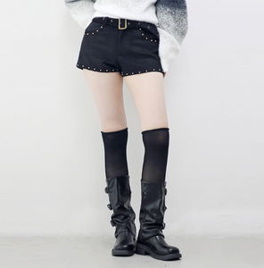 絨面鉚釘裝飾短褲