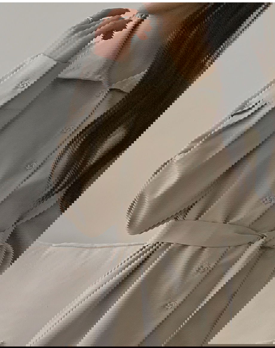 리리앤코 하디브렌 피치기모 하이넥 투웨이 스트랩 셔츠