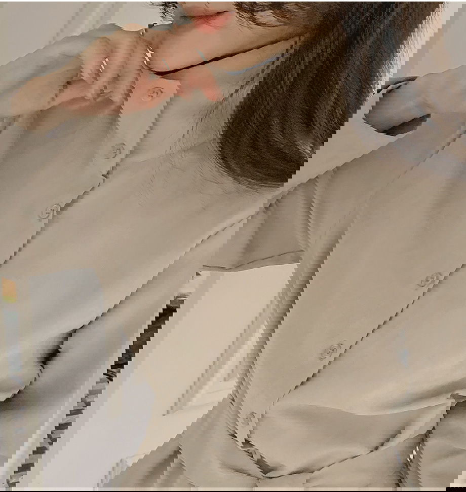 리리앤코 하디브렌 피치기모 하이넥 투웨이 스트랩 셔츠