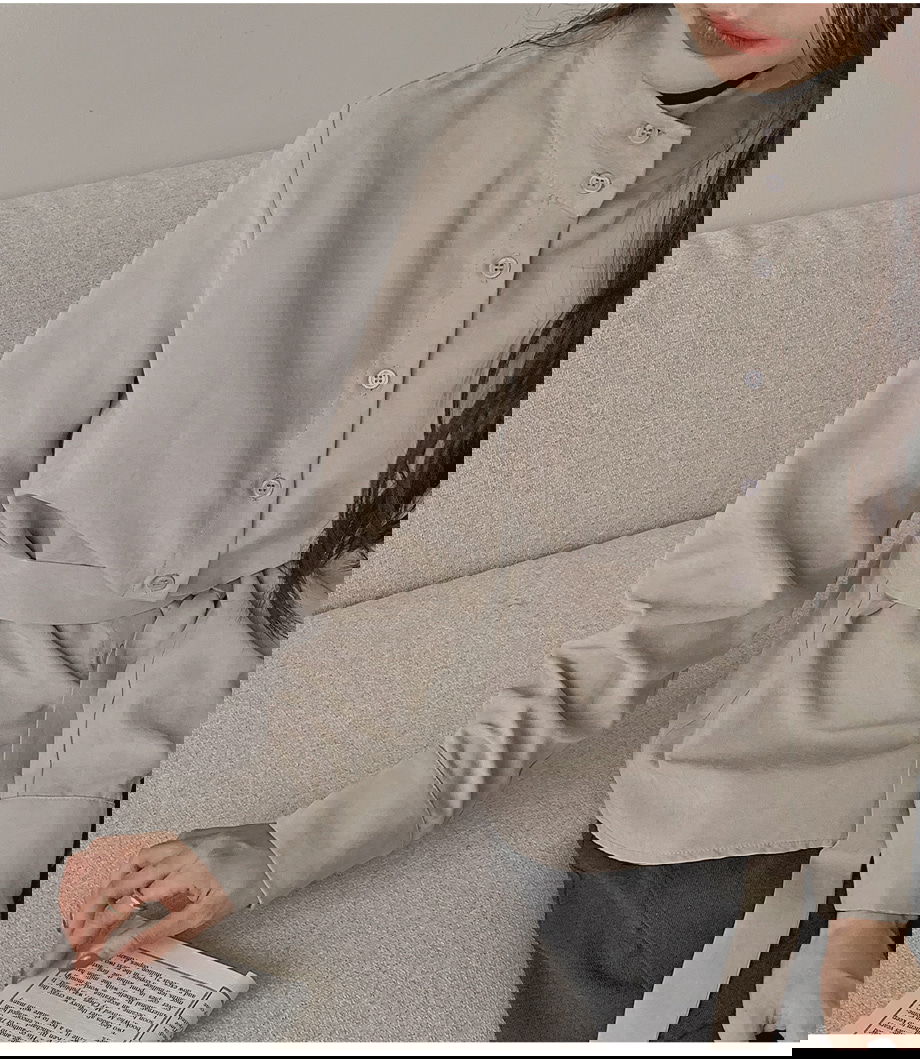 리리앤코 하디브렌 피치기모 하이넥 투웨이 스트랩 셔츠