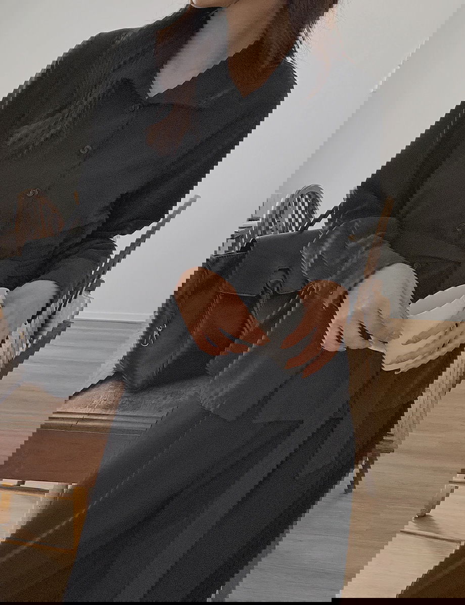 리리앤코 하디브렌 피치기모 하이넥 투웨이 스트랩 셔츠