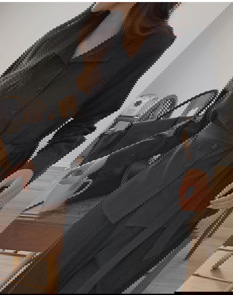 리리앤코 하디브렌 피치기모 하이넥 투웨이 스트랩 셔츠