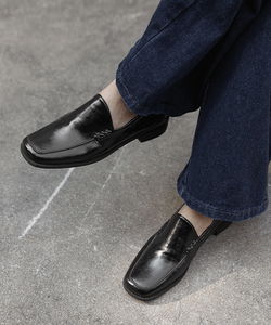 베라 레더 스퀘어 로퍼