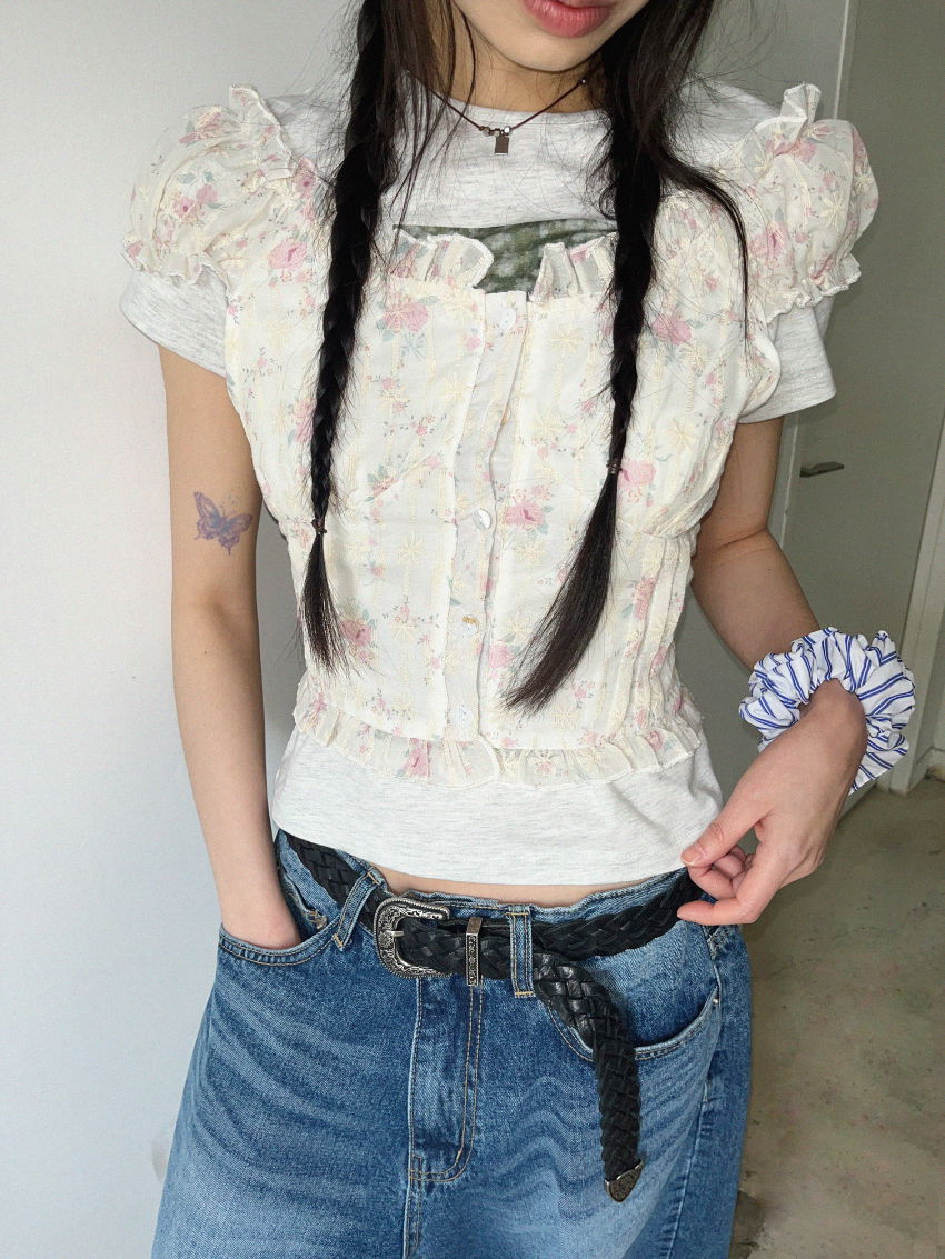 블라우스 모델 착용 이미지-S3L1