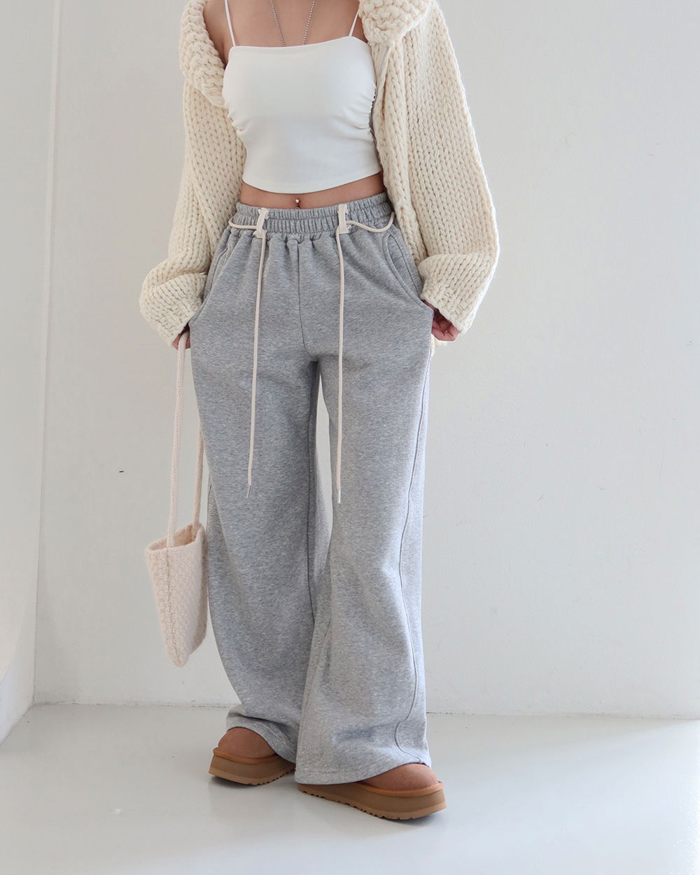 바지 모델 착용 이미지-S1L51