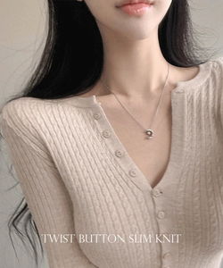 麻花編織扣飾修身針織上衣