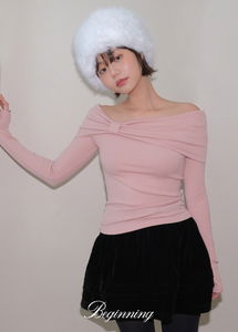 リボンウォーマーオフショルダーTシャツ