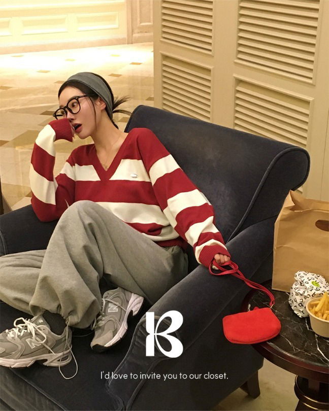 Willy Dangara Deep V-neck Knit