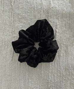 Pomian Velvet Big Scrunchie