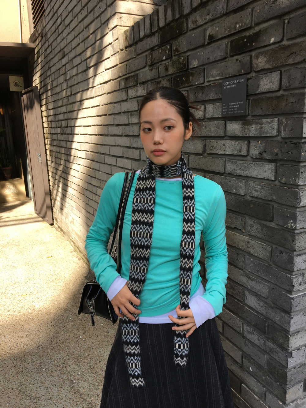 머플러 모델 착용 이미지-S1L27