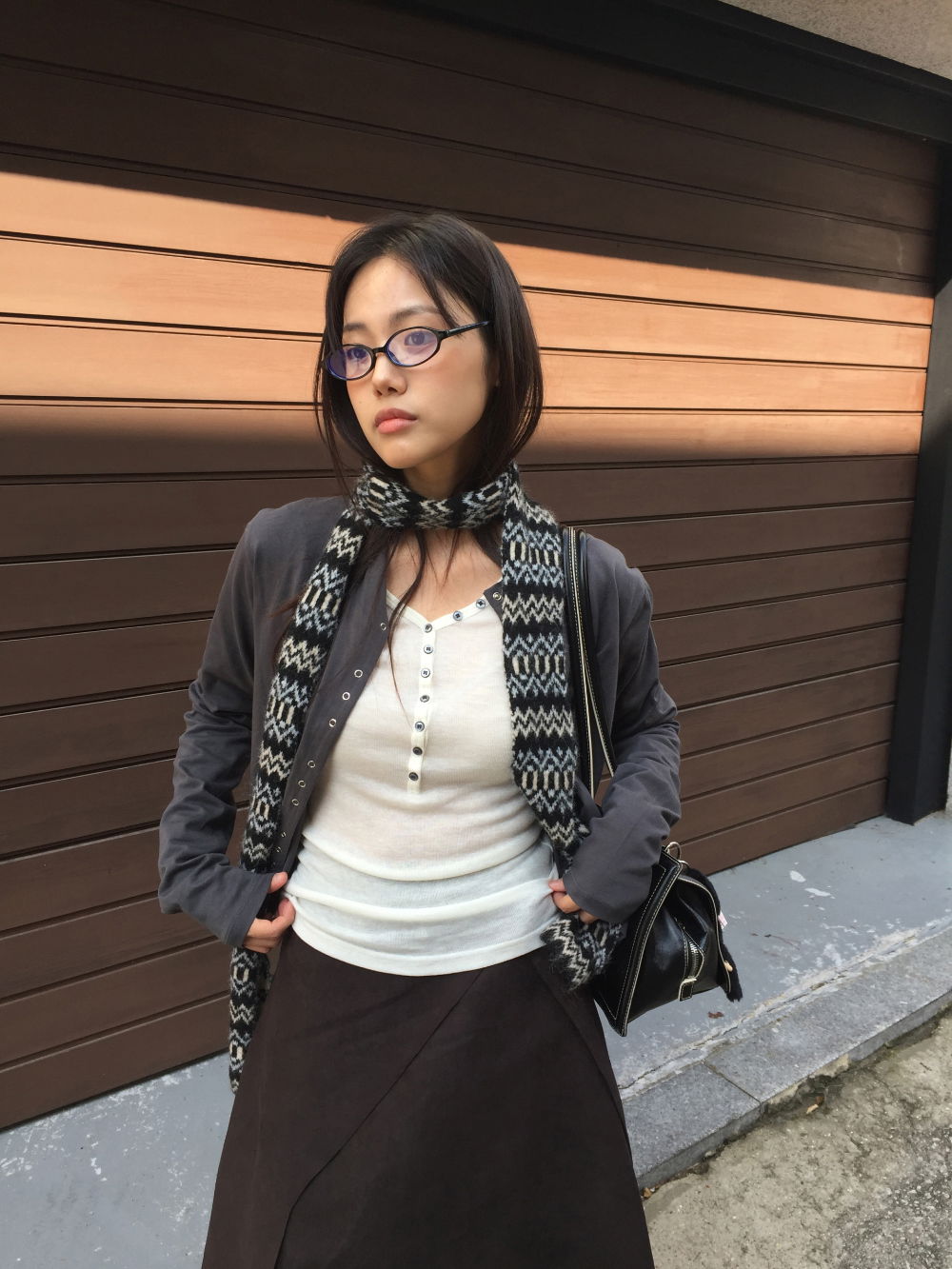 머플러 모델 착용 이미지-S1L48