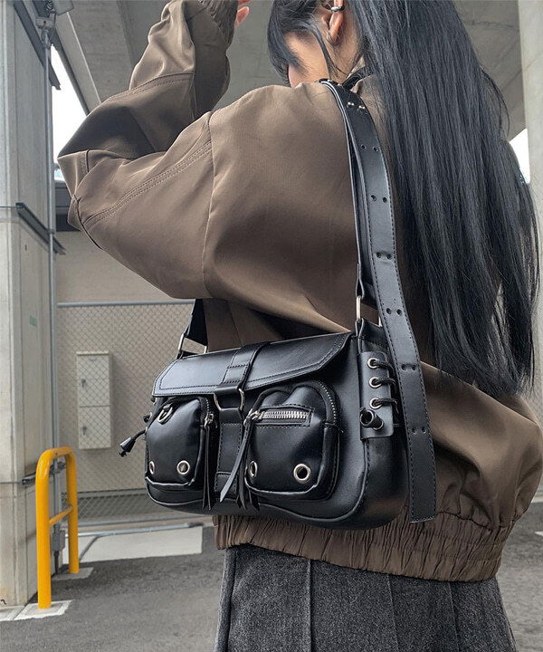 Control leather pocket shoulder bag 肩背包