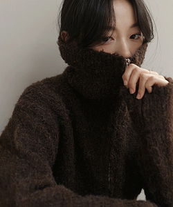 Cone boucle collar high neck knit zip-up
