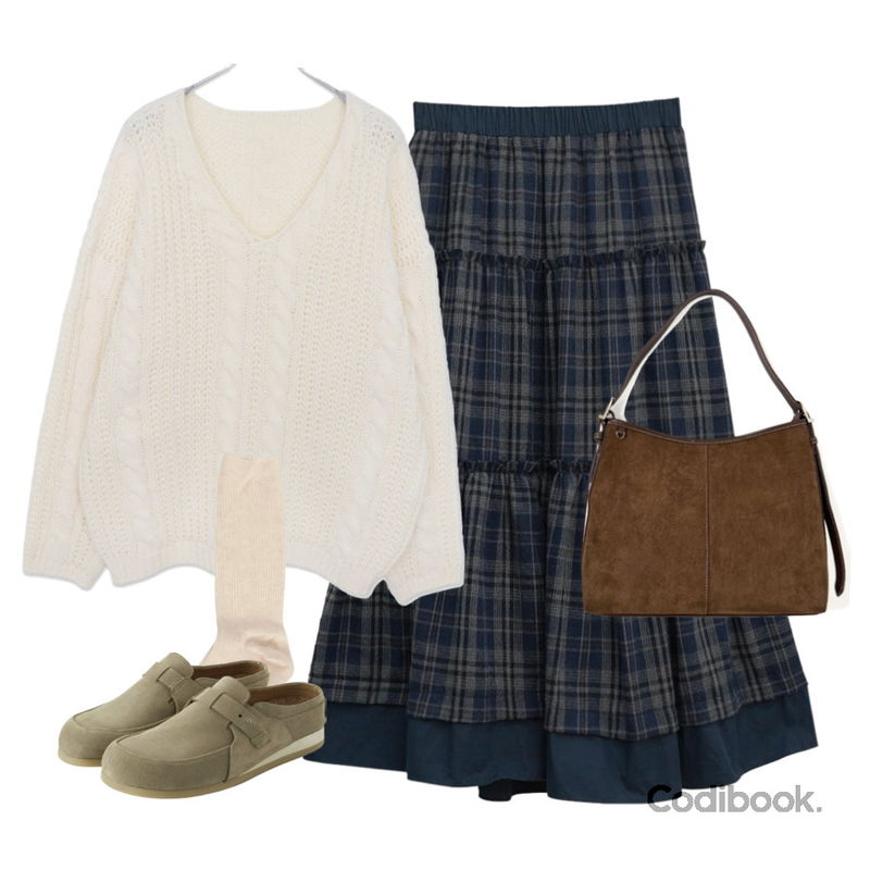 kim9hope 96 square bag,binary01 펜타 체크 롱스커트,EEZEE Long Basic Knee Socks AC006등을 매치한 코디