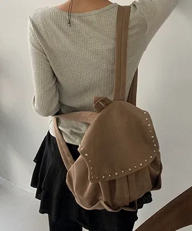 안드르 스터드 스웨이드 백팩