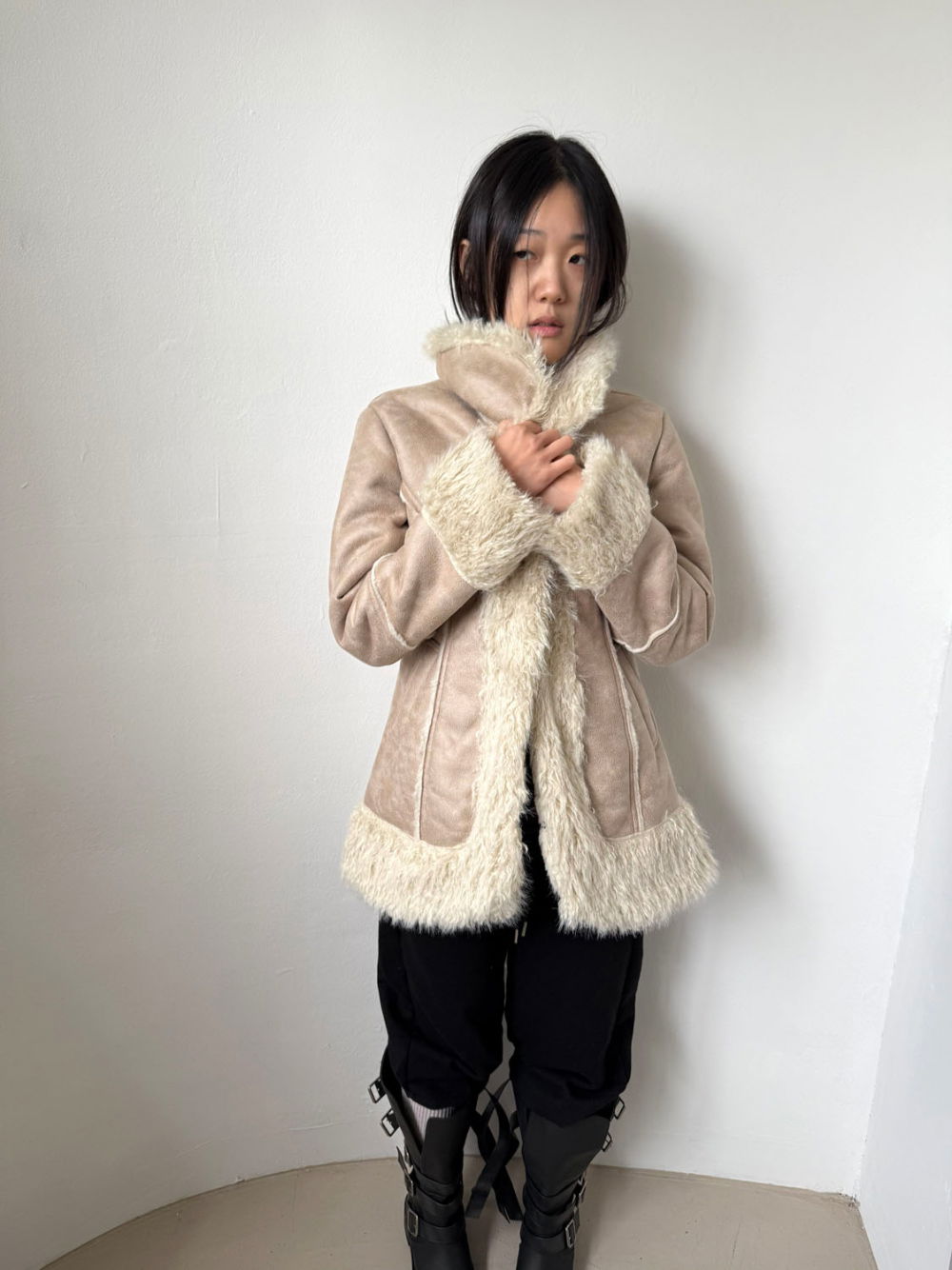 바지 모델 착용 이미지-S1L9