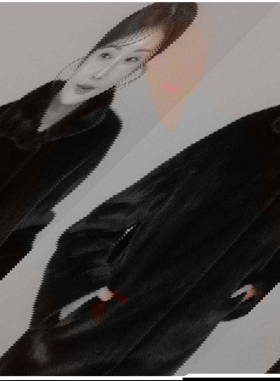 리리앤코 에포린즈 히든버튼 하이넥 퍼 자켓