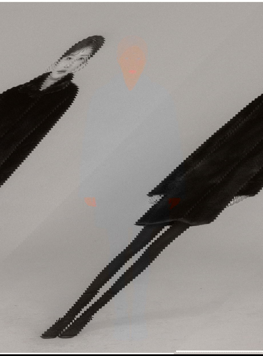 리리앤코 에포린즈 히든버튼 하이넥 퍼 자켓