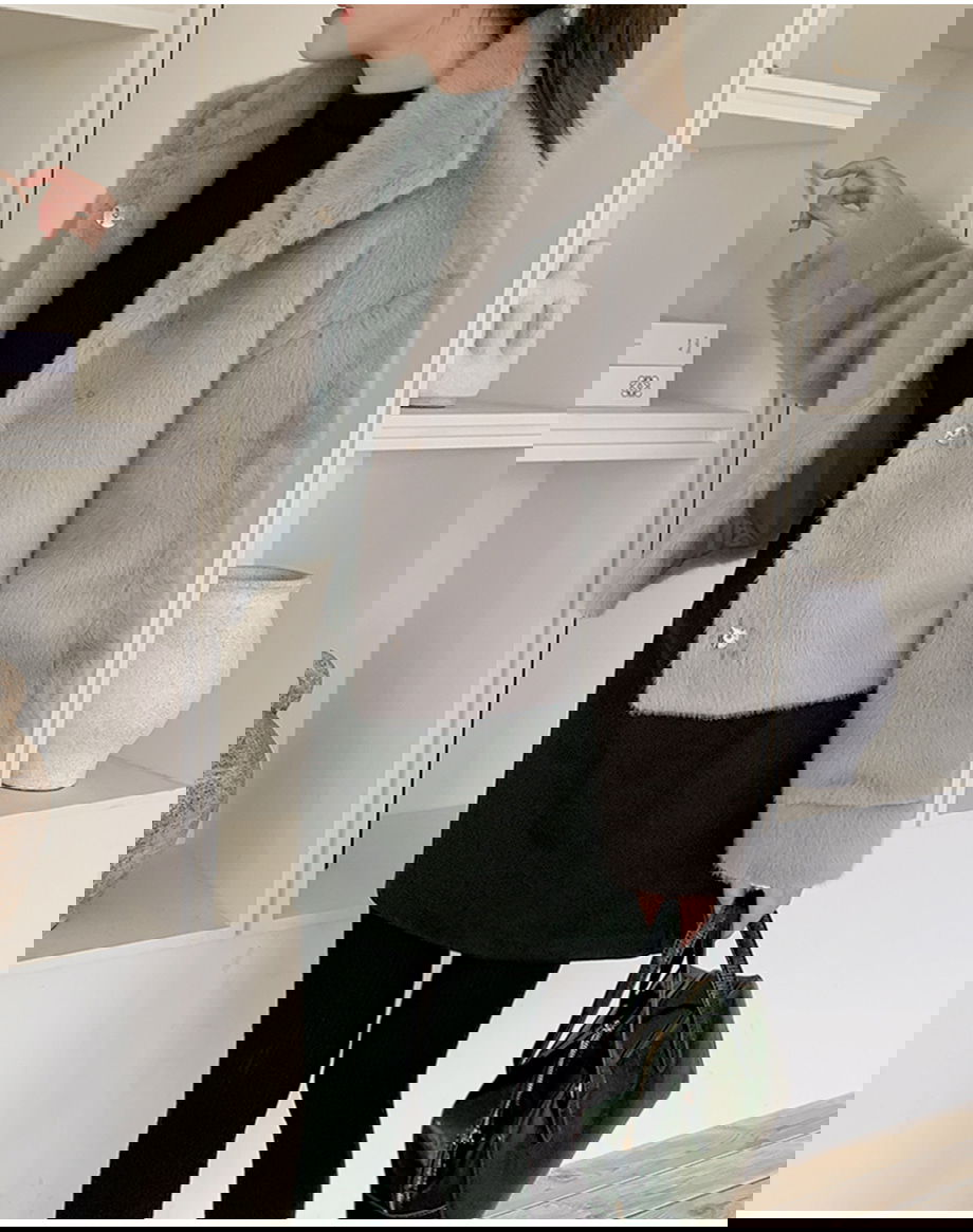 리리앤코 에포린즈 히든버튼 하이넥 퍼 자켓