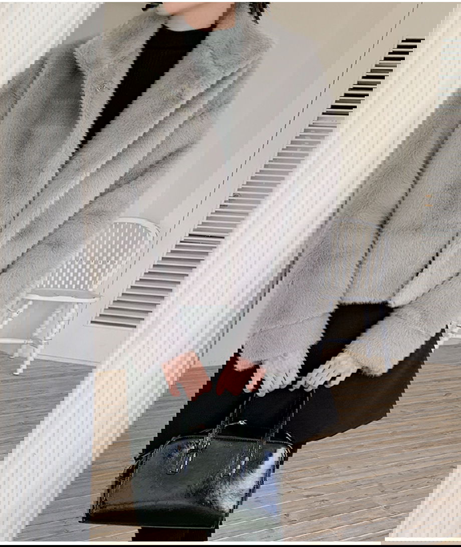 리리앤코 에포린즈 히든버튼 하이넥 퍼 자켓