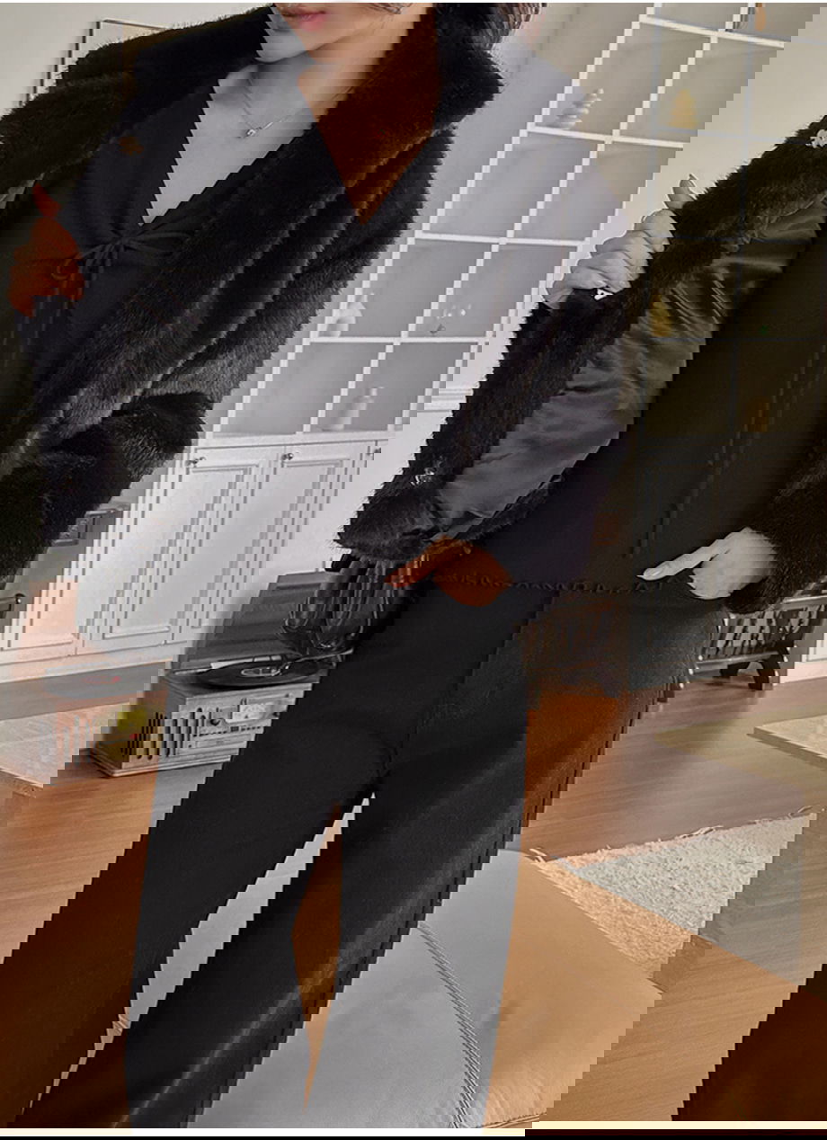 리리앤코 에포린즈 히든버튼 하이넥 퍼 자켓