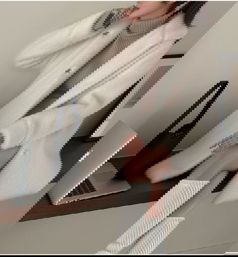 리리앤코 에포린즈 히든버튼 하이넥 퍼 자켓