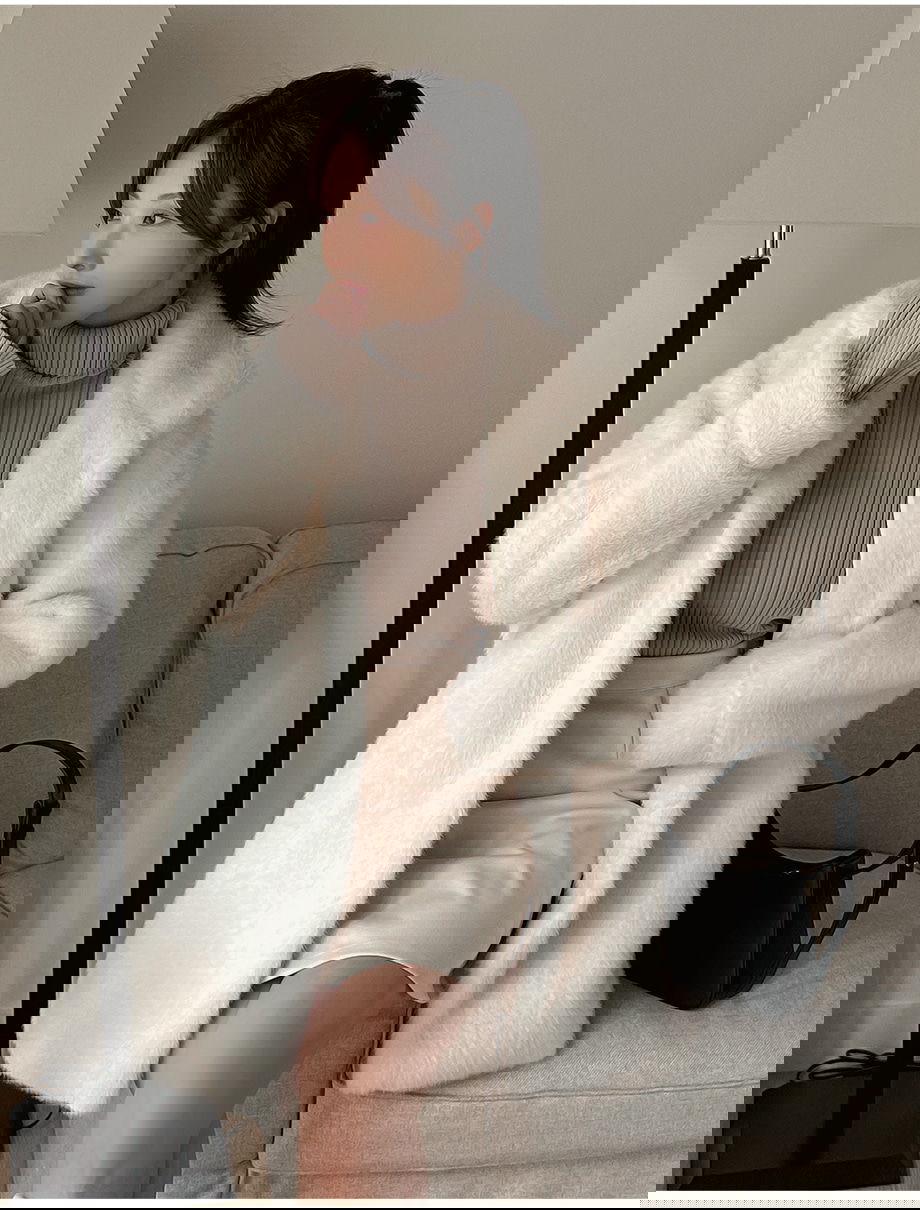 리리앤코 에포린즈 히든버튼 하이넥 퍼 자켓