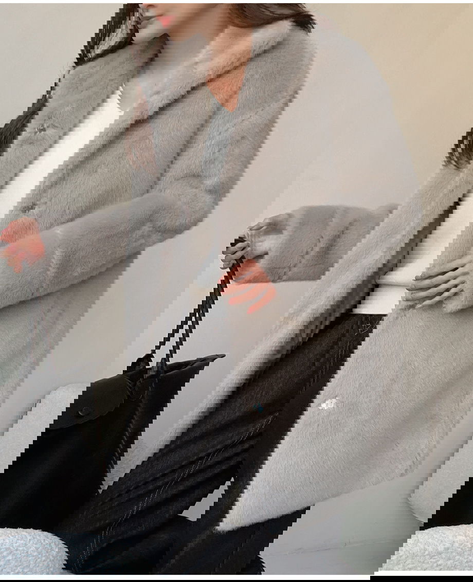 리리앤코 에포린즈 히든버튼 하이넥 퍼 자켓