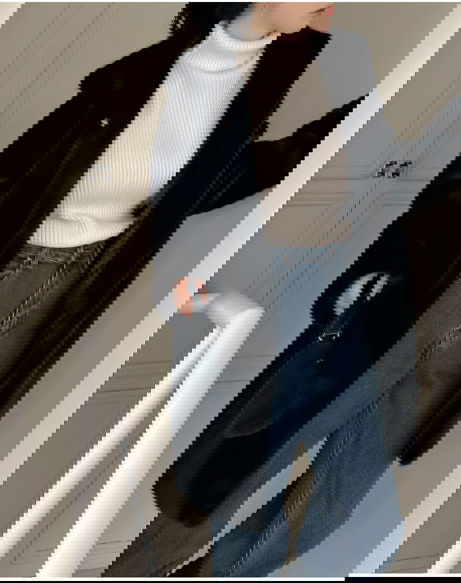 리리앤코 에포린즈 히든버튼 하이넥 퍼 자켓