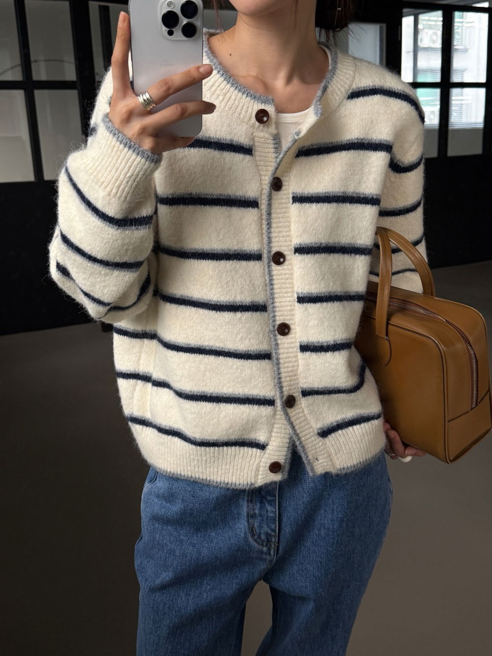 긴팔 티셔츠 모델 착용 이미지-S1L28