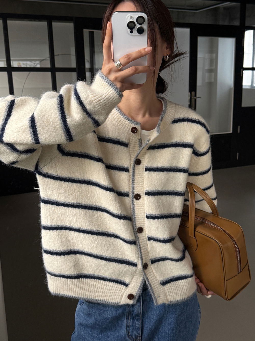 긴팔 티셔츠 모델 착용 이미지-S1L27