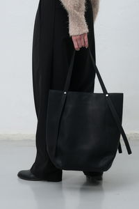 WOMAN 페이크 스웨이드 바스켓 숄더백