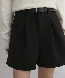 Belted pintuck wool shorts