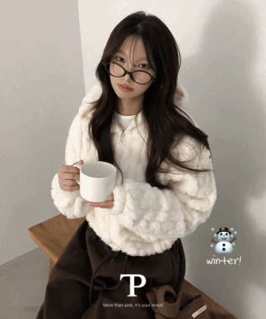 에른 꽈배기 밍크 퍼 세미크롭 후드 집업 (2color)