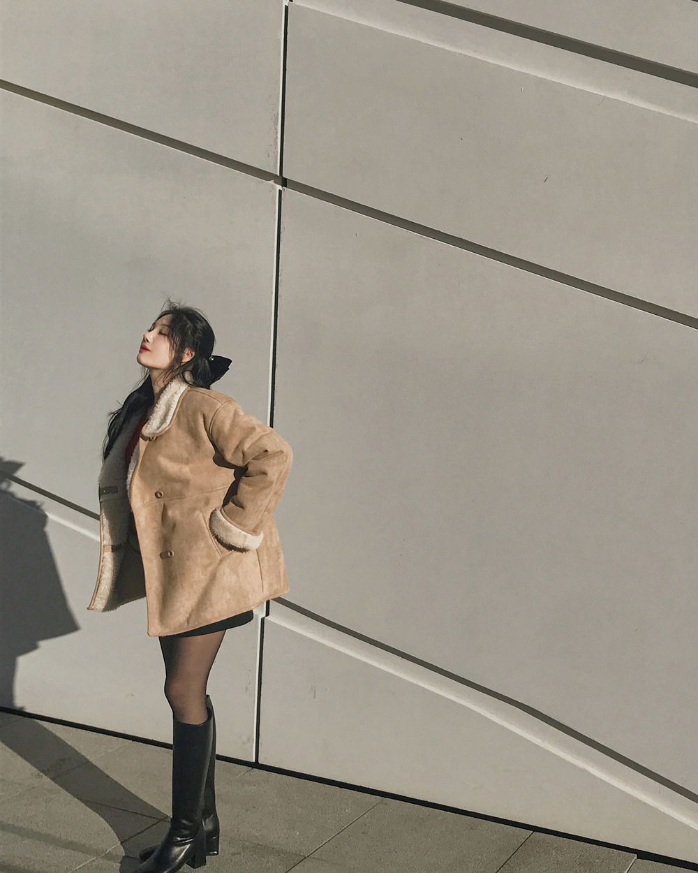 긴팔 티셔츠 모델 착용 이미지-S1L102