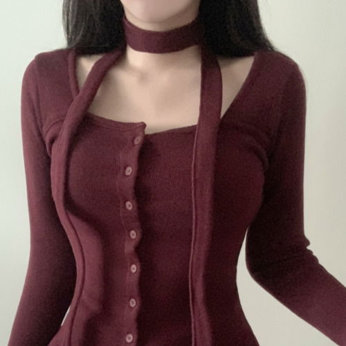 優雅酒紅色針織外套圍巾套裝