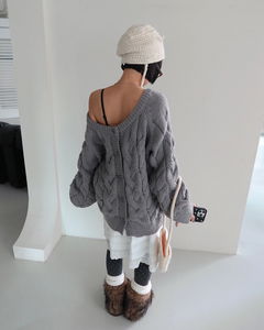 Twisted -sided button-down cardigan knitwear 