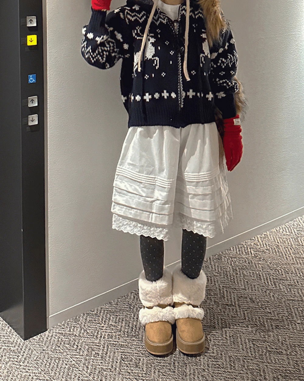 Pure Punching Lace Midi Skirt 裙子