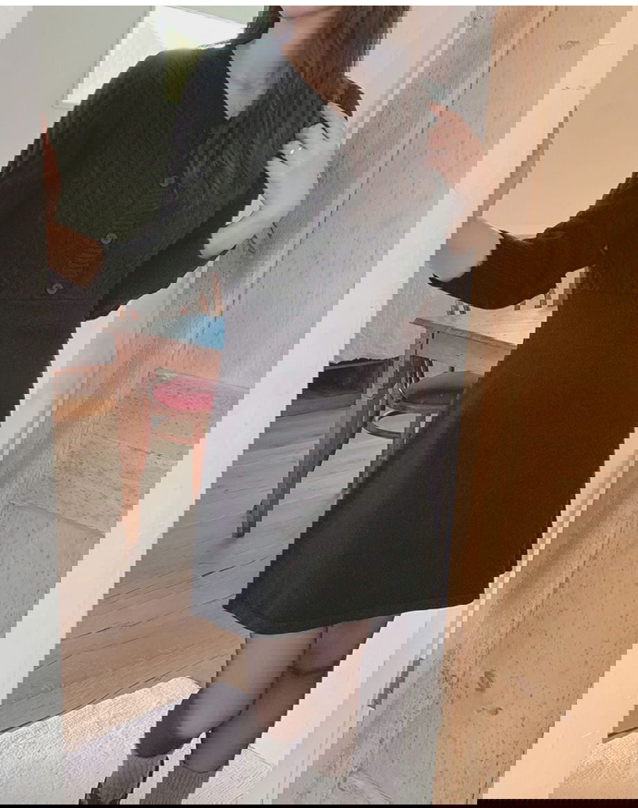 리리앤코 블디르닝 울 니트 브이넥 미니 원피스