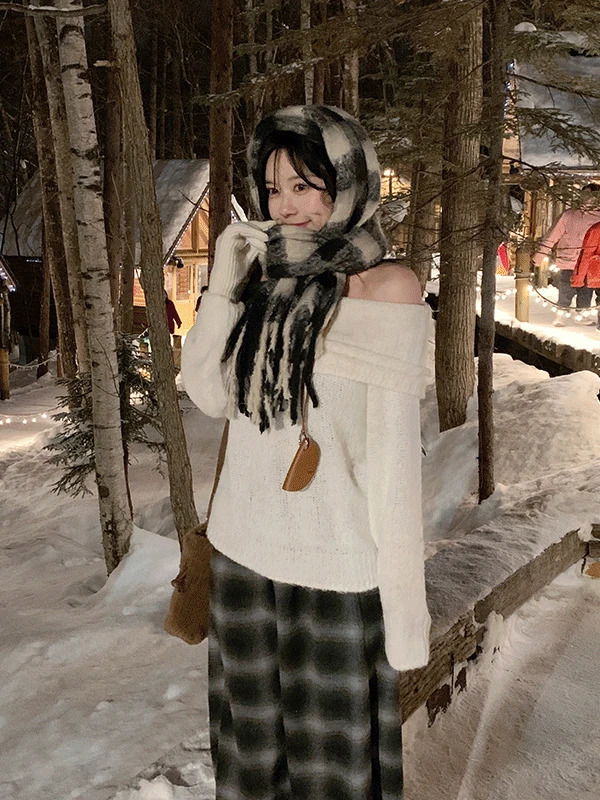 Chloe Off-Shoulder Knitwear