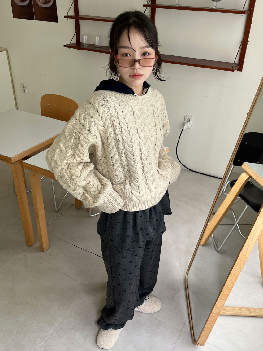 긴팔 티셔츠 모델 착용 이미지-S1L7