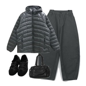 팬츠,패딩자켓,숄더백 코디