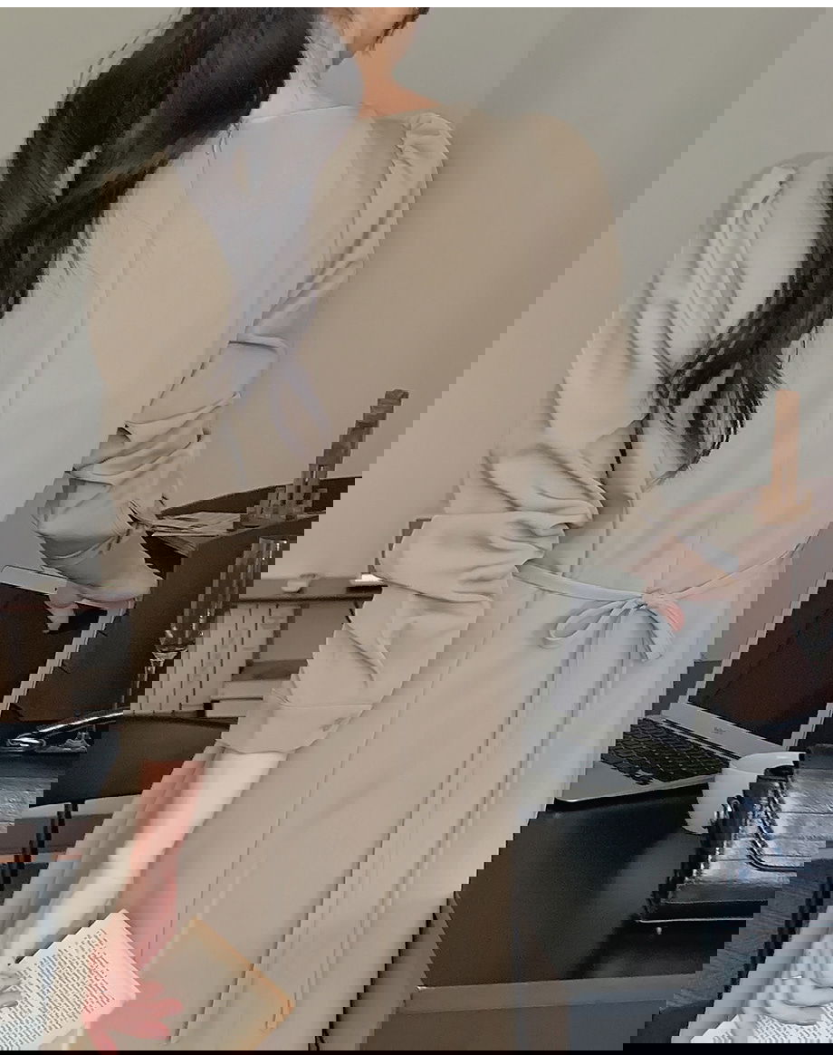 리리앤코 도에르핀 절개 플레어 미니 원피스