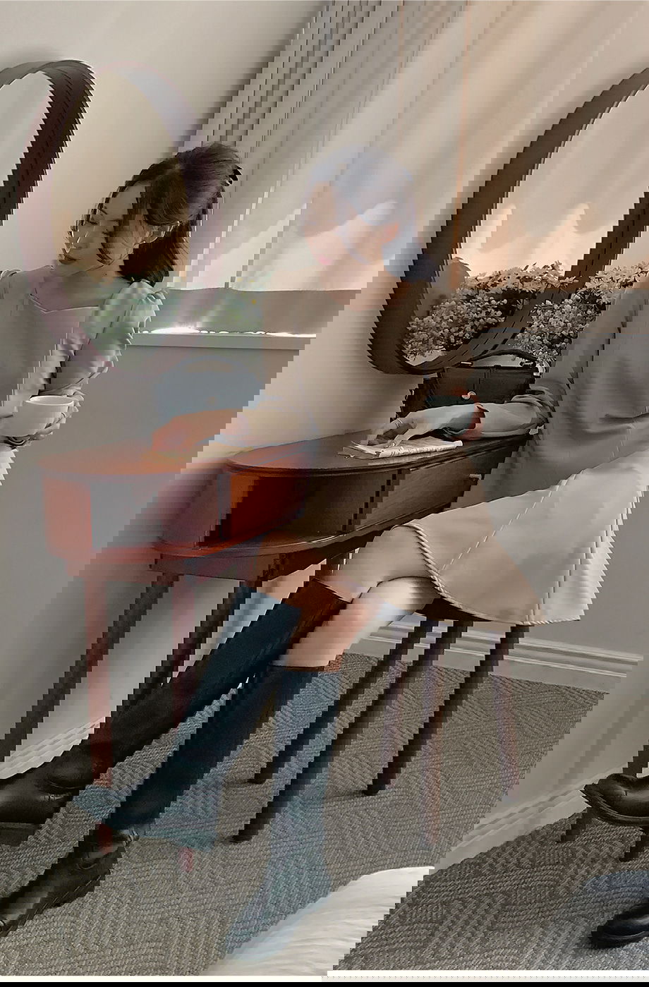 리리앤코 도에르핀 절개 플레어 미니 원피스