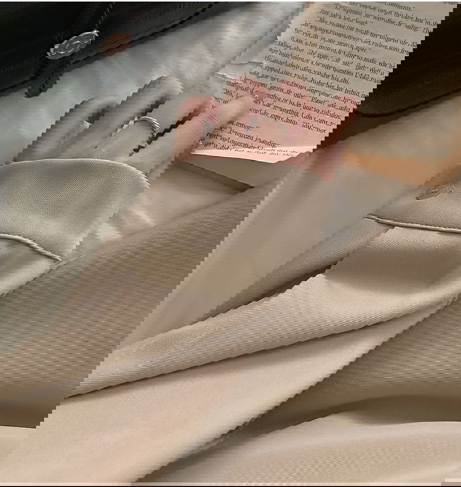 리리앤코 도에르핀 절개 플레어 미니 원피스